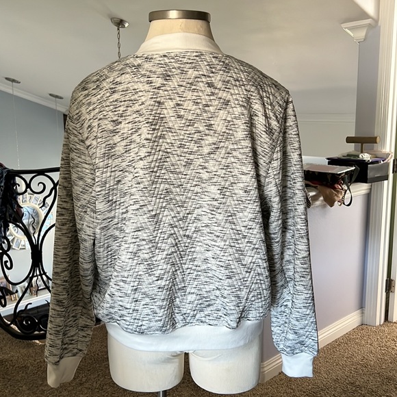 On-The Go Classic Bomber Jacket - Picture 6 of 7